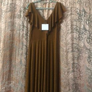 Golden sleeveless gown